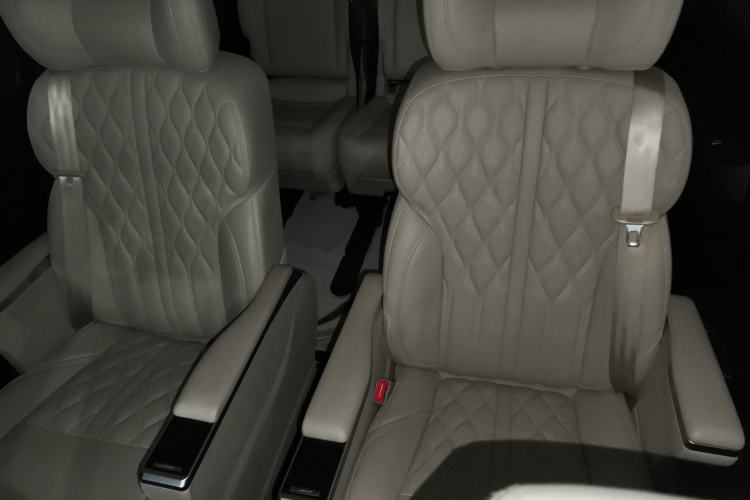 Used Mercedes-Benz Vito 2021 2.0T Elite Version 7 Seats
