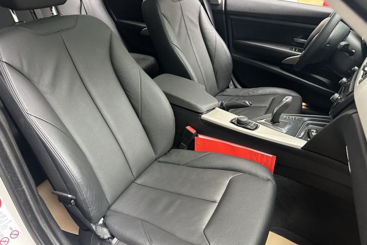 Used BMW 3 Series GT 2014 320i Leading Model