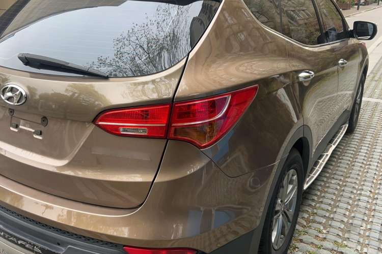 Used Hyundai Santa Fe 2013 2.4L Automatic Two-Wheel Drive Smart Version
