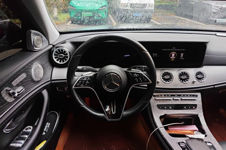 Used Mercedes-Benz E-Class 2023 Updated E 300 L Fashion Edition Steering Wheel