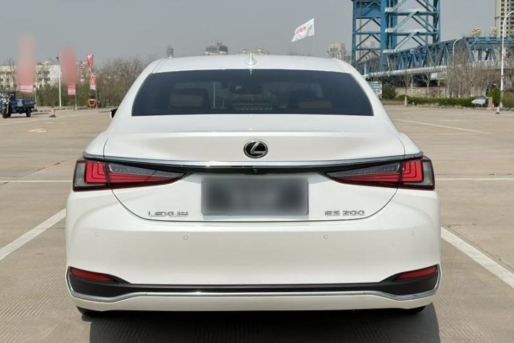 Used Lexus ES 2018 200 Excellence Edition China V Standard Exterior 4
