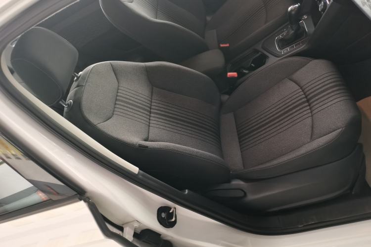 Used Volkswagen Tharu 2022 280TSI Two-Wheel Drive Trend Edition Right Front Seat