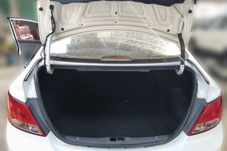 Used Hyundai Verna (older generation) 2014 1.4L Manual Smart GLS Trim Trunk