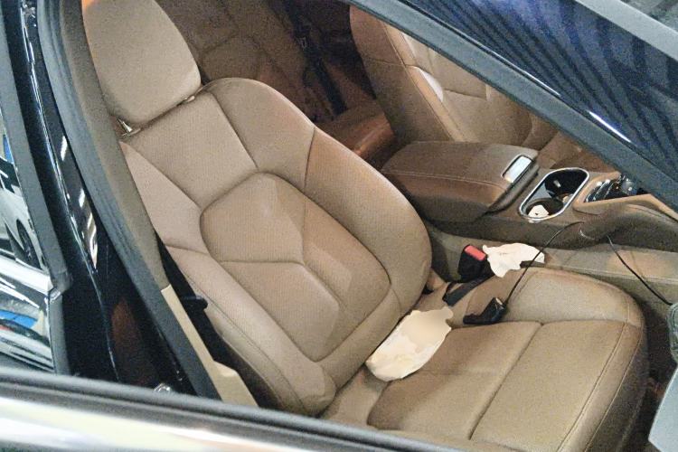 Used Porsche Cayenne 2014 Cayenne Platinum Edition 3.0T