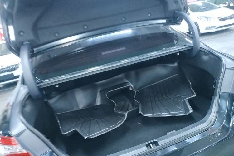 Used Toyota Camry 2018 2.5G Luxury Edition Trunk