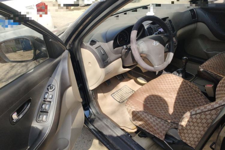 Used Hyundai Celesta 2011 1.6L Manual Luxury Model Driver Seat