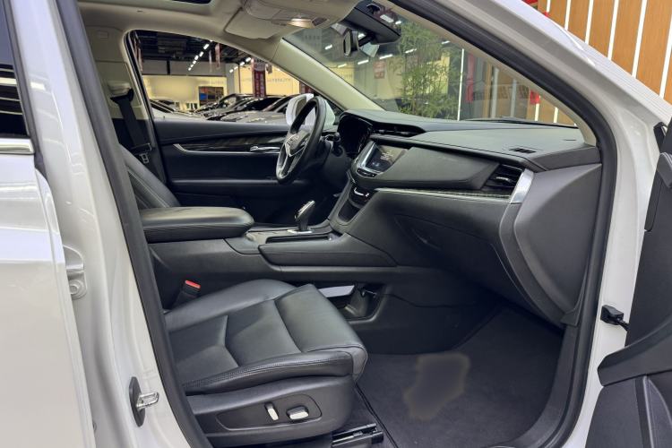 Used Cadillac XT5 2016 25T Luxury Model
