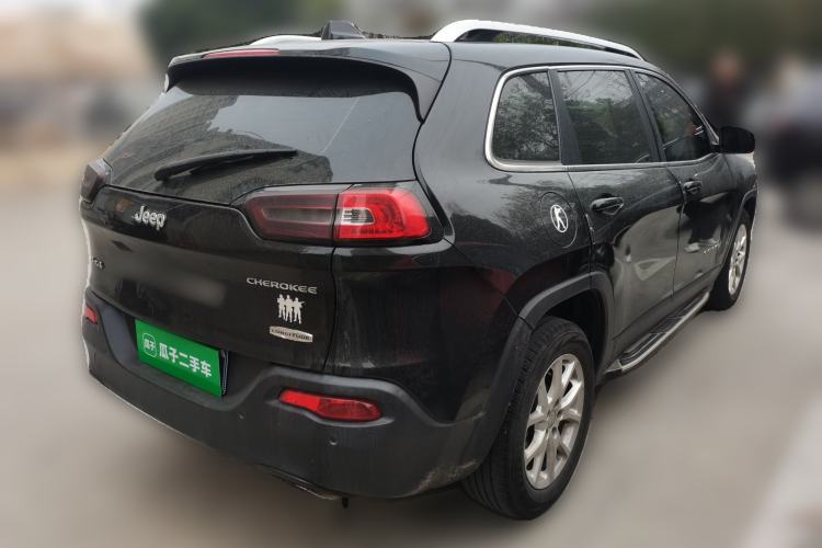 Used Jeep Cherokee 2016 2.4L Leading Edition
