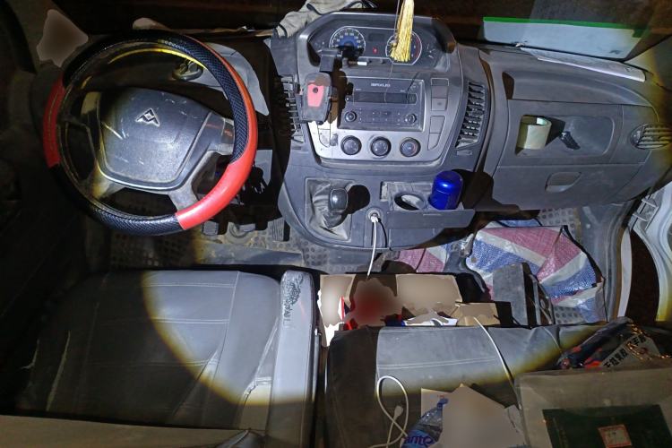 Used SAIC MAXUS Xintu V80 2012 2.5T Low-Roof Value-Added Logistics Version C