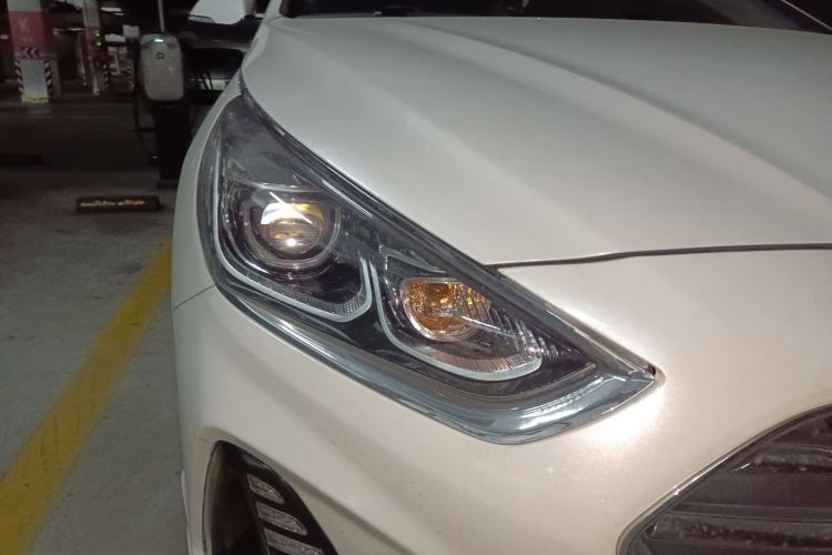 Used Hyundai Sonata Plug-in Hybrid 2018 2.0 PHS Smart Connect Version China V Standard Right Front Headlight