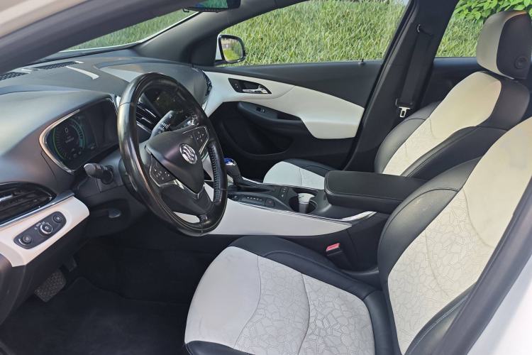 Used Buick VELITE 5 2017 Stylish Extended-Range Model
