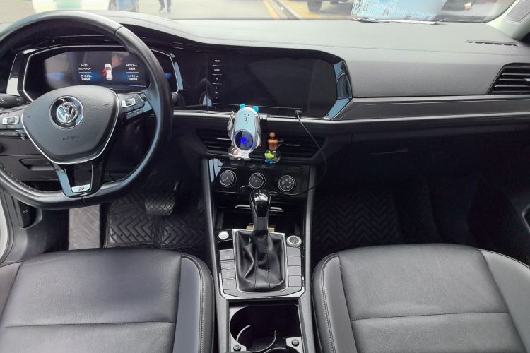 Used Volkswagen Sagitar 2021 200TSI DSG Comfort Connect Edition Center Console