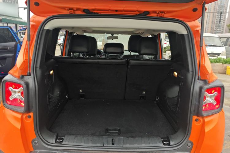 Used Jeep Renegade 2018 Connected Large Screen Version 180T Automatic High-Energy Edition