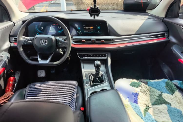 Used CHANGAN CS55PLUS 2021 Blue Whale Edition 1.5T Manual Luxury Model Center Console