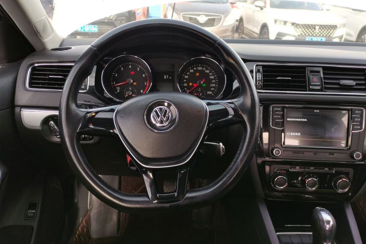 Used Volkswagen Sagitar 2016 230TSI 25th Anniversary Edition
