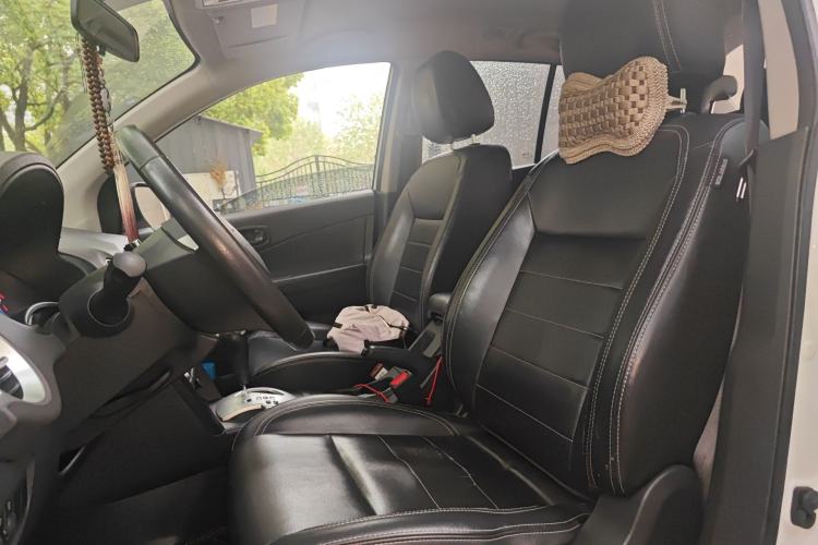 Used Renault Koleos 2014 Revised Version 2.0L Two-Wheel Drive Standard Edition Left Front Seat