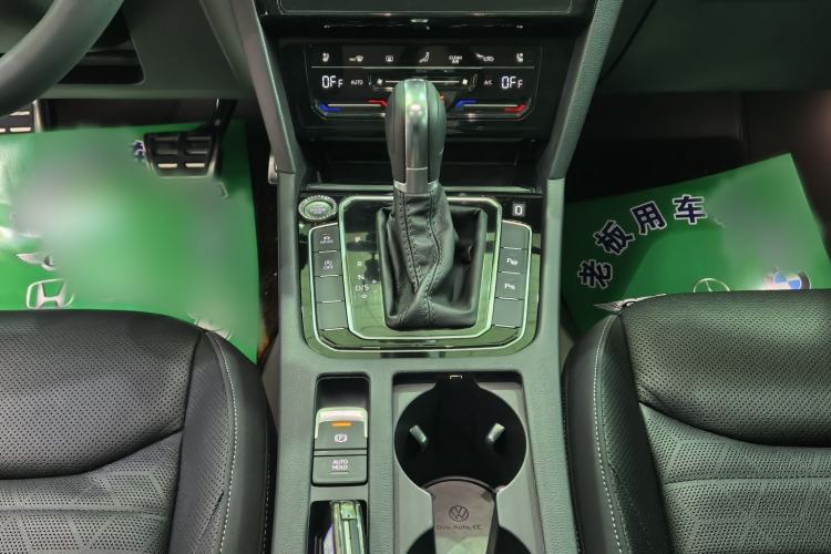 Used Volkswagen FAW-Volkswagen CC 2025 380TSI Striking All-Inclusive Edition Gear Lever