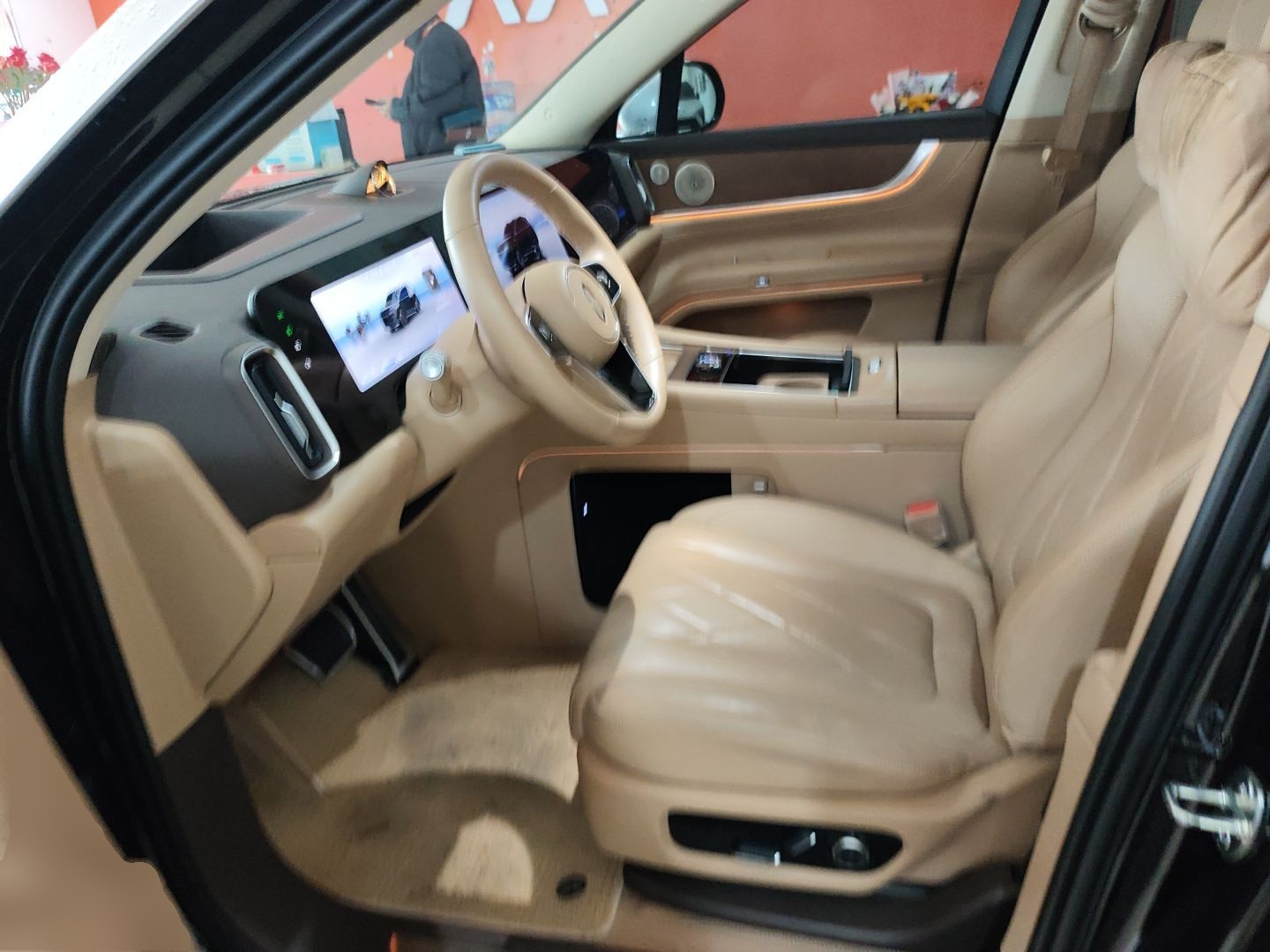 Переднее сиденье в автомобиле