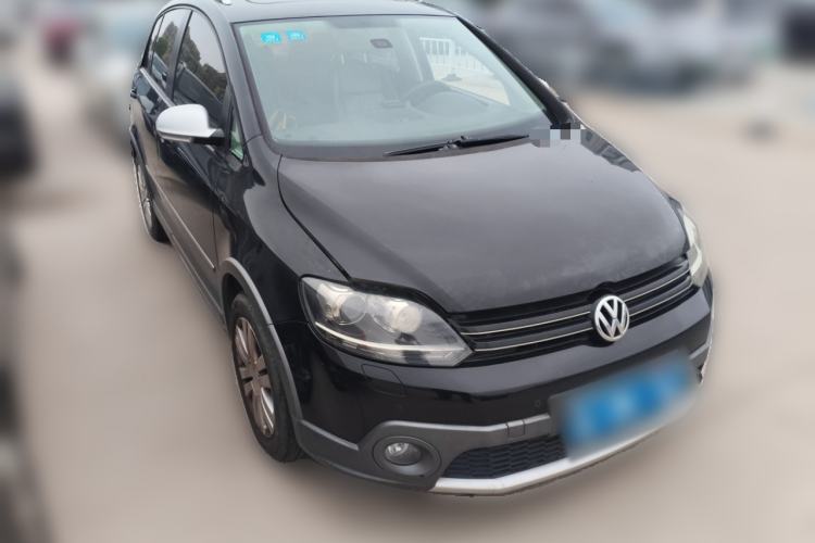 Used Volkswagen Golf 2011 1.4TSI Cross Golf Front Right 45 Deg