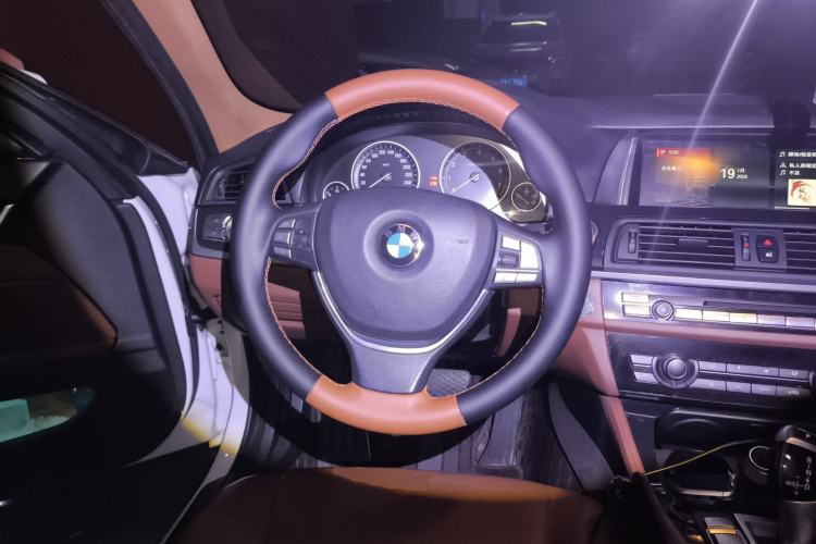 Used BMW 5 Series 2015 520i Elegant Edition
