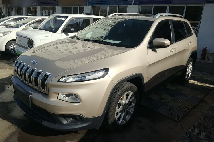 Used Jeep Cherokee 2016 2.0L Superior Edition