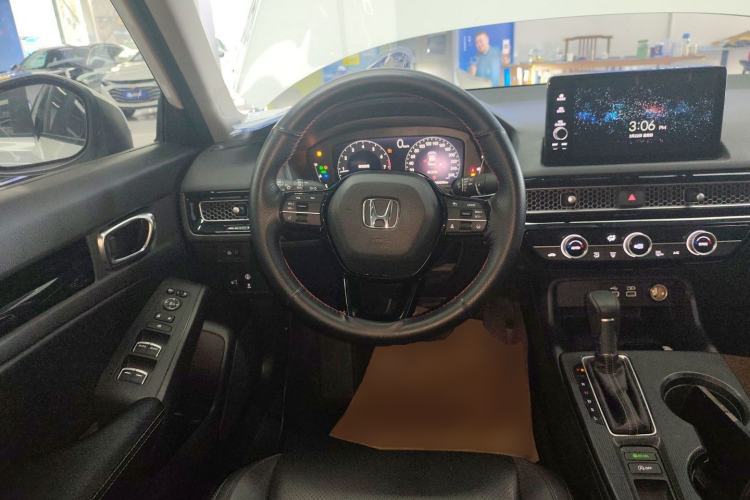 Used Honda Civic 2023 240TURBO CVT Dynamic Edition
