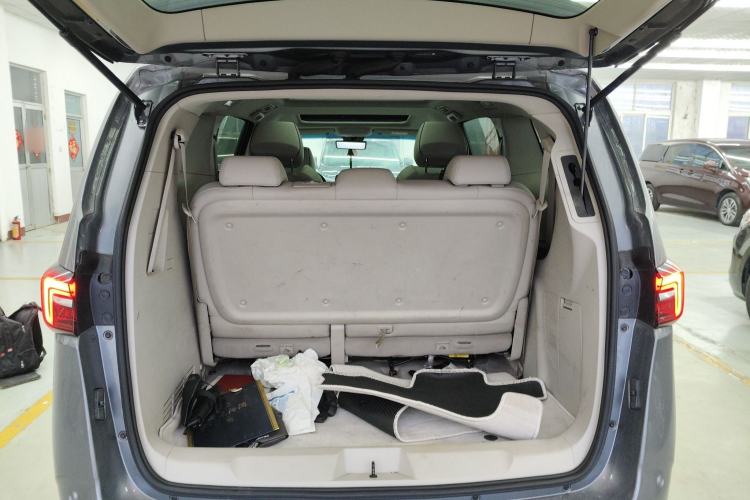 Used Buick GL8 2021 Land Cruiser Executive 652T Premium Model