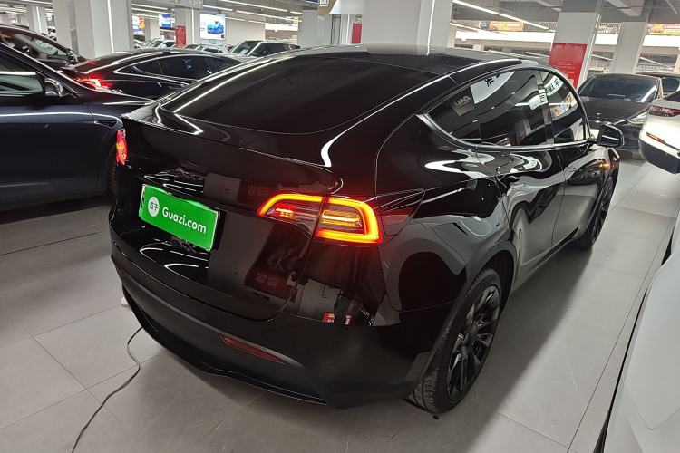 Used Tesla Model Y 2023 Long-Range All-Wheel-Drive Version