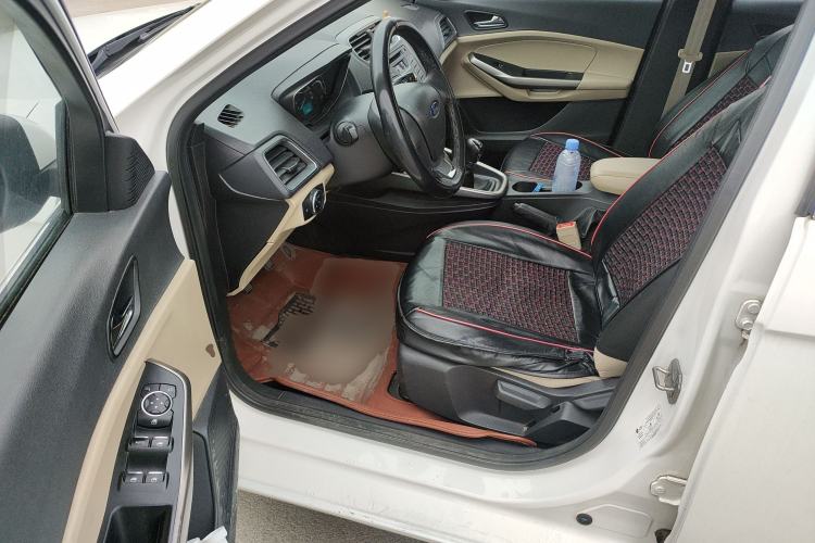 Used Ford Escort 2015 1.5L Manual Comfort Model
