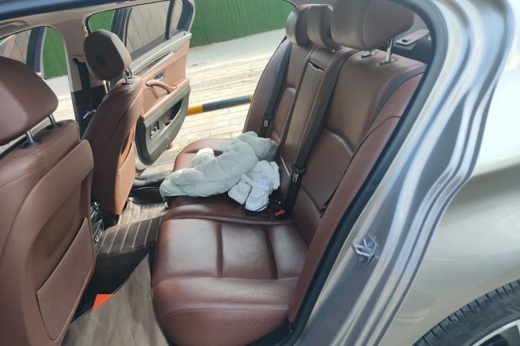 Used BMW 5 Series 2014 528Li Leading Model
