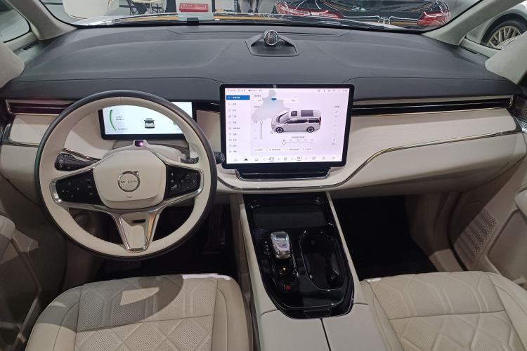 Used Volvo EM90 2025 Ultra Six-Seater