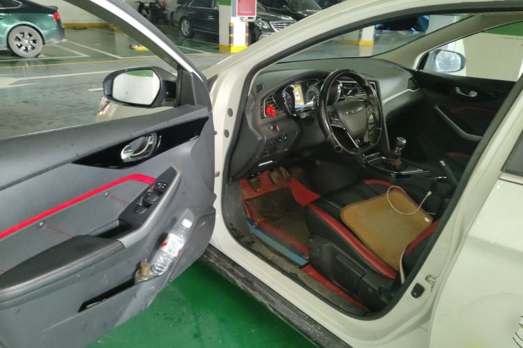 Used Venucia D60 2019 100 000 Glory 1.6L XL Manual Chenku Edition China VI Driver Seat