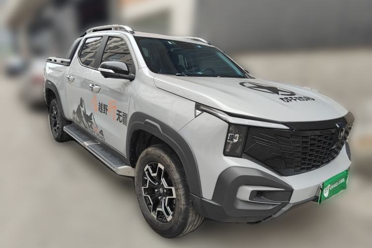 Used CHANGAN Hunter 2024 Knight Edition Flagship Model Dual-Motor All-Wheel Drive Standard Box
