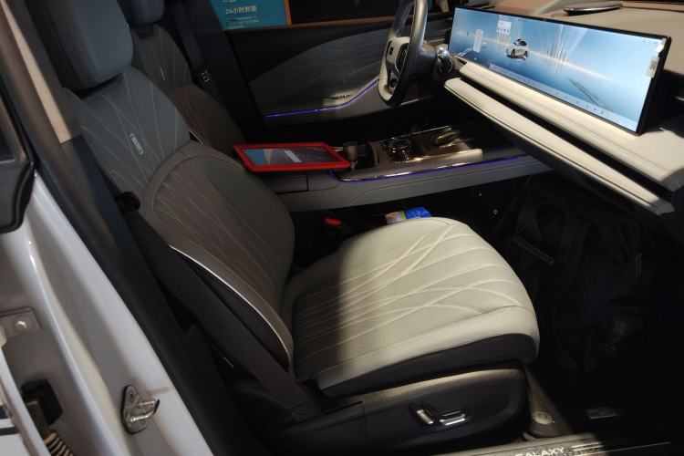 Used Geely Galaxy E8 2025 700 km Long-Range Intelligent Driving Version
