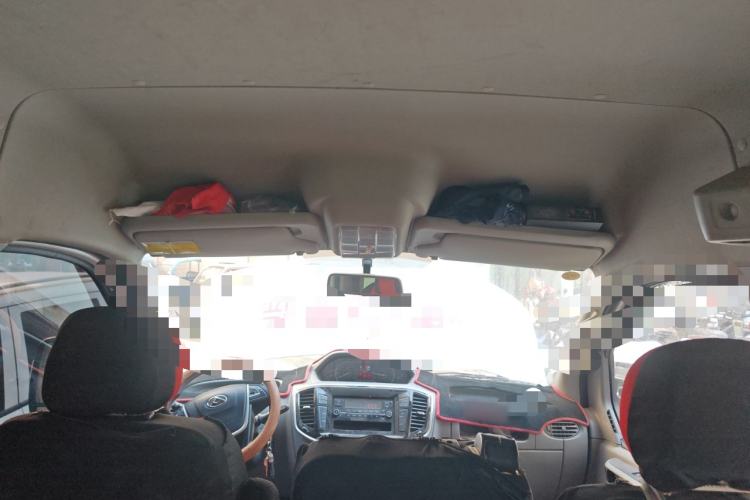 Used SAIC MAXUS Xintu V80 2021 2.0T AMT Classic Aoyuntong Short Wheelbase Mid-Roof 5/6-Seater Headliner