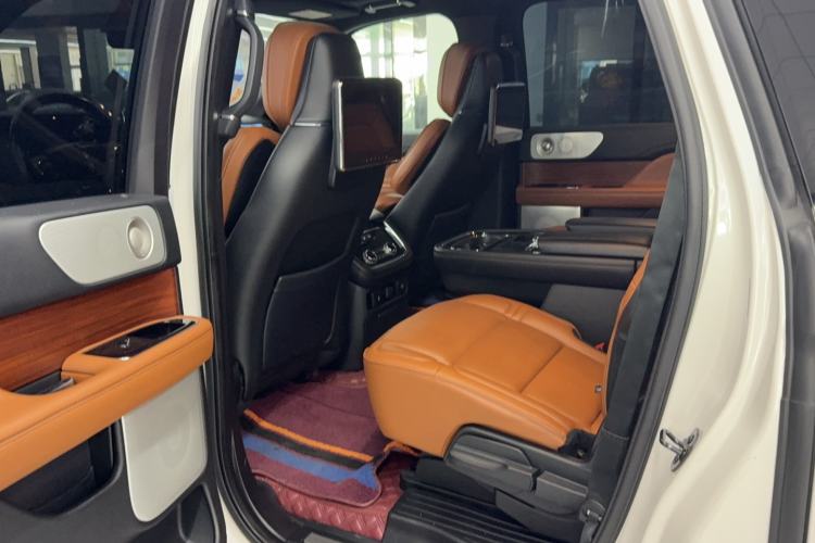 Used Lincoln Navigator 