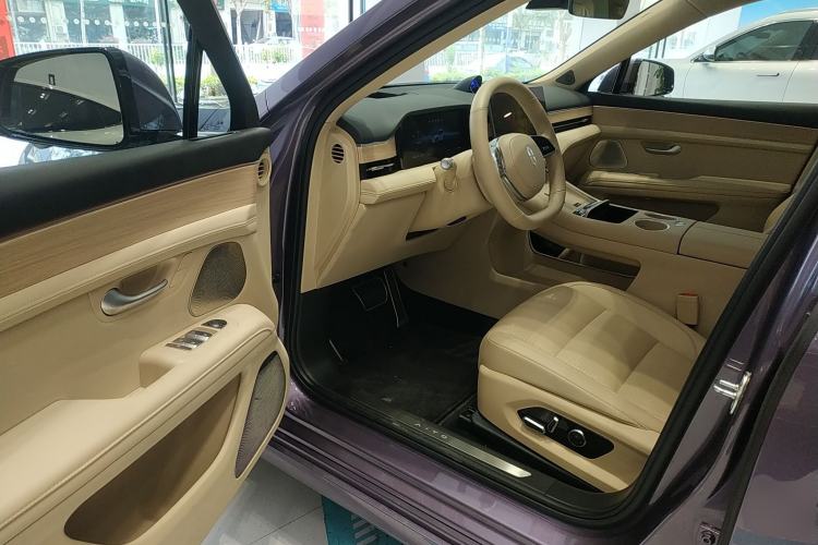 Used Hima AITO M5 2025 Extended-Range Ultra All-Wheel-Drive Version Driver Seat