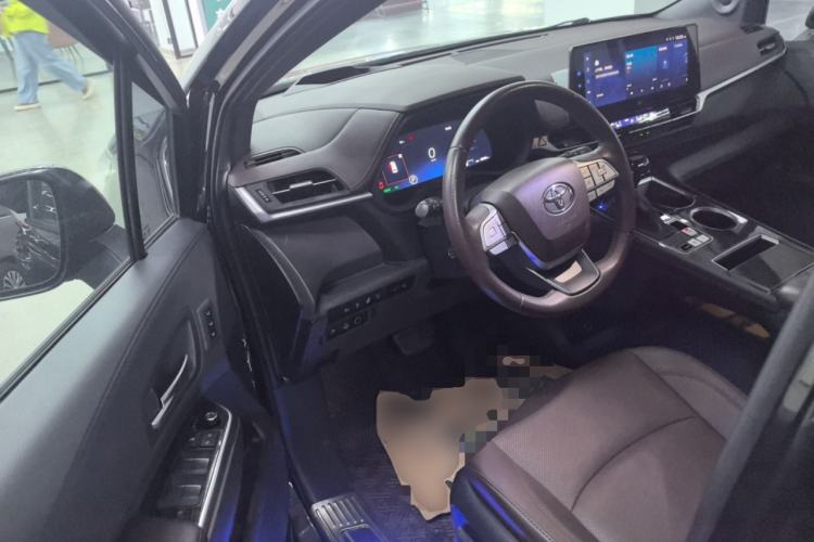 Used Toyota SIENNA 2021 2.5L Hybrid Platinum Edition
