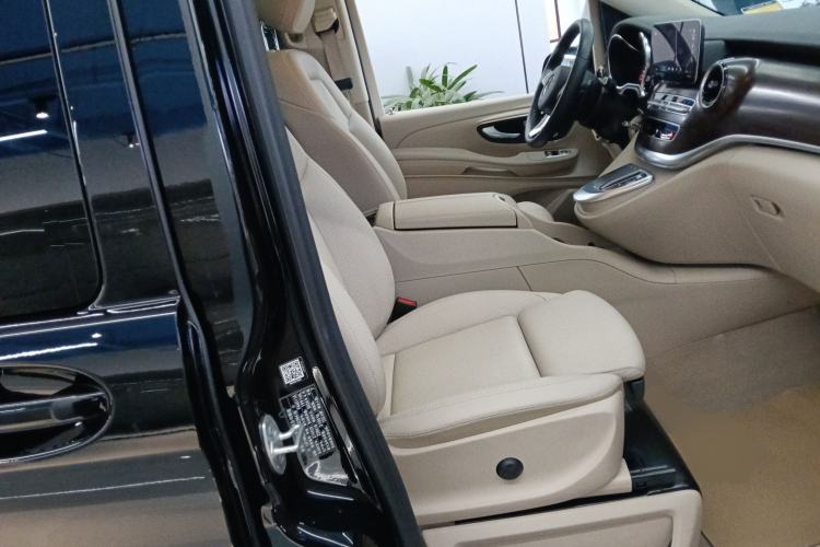 Used Mercedes-Benz V-Class 2022 V 260 Avantgarde Edition