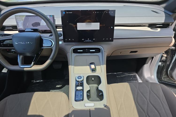 Used Chery Tiggo 8 PLUS 2025 290TGDI DCT Prestige 5-Seater
