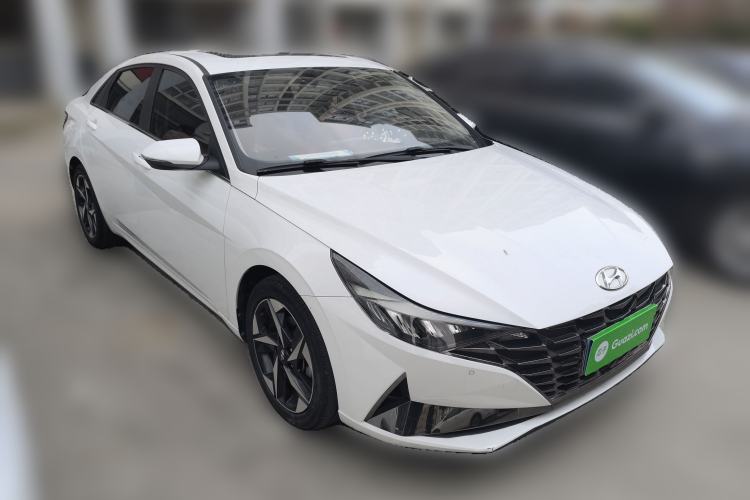 Used Hyundai Elantra 2021 1.5L CVT LUX Prestige Edition Front Right 45 Deg