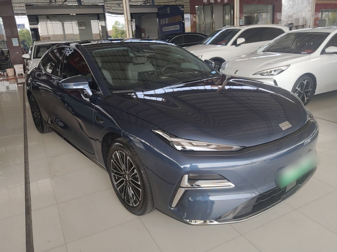 Geely Galaxy 8 2025 130km EM-i Prestige Edition — снимка 3