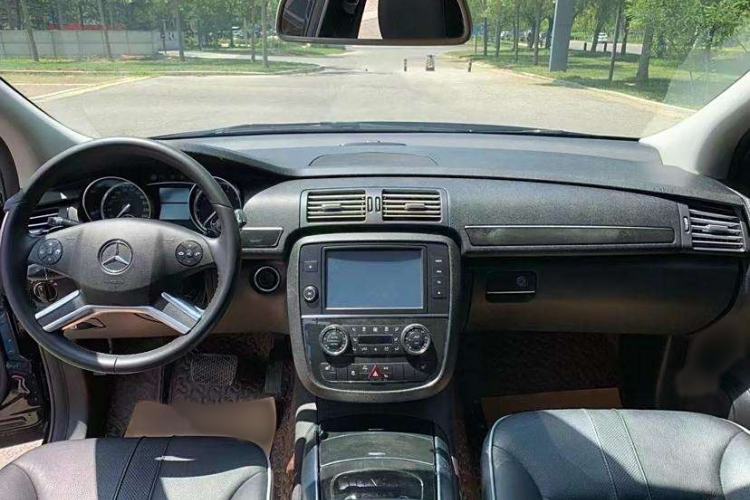 Used Mercedes-Benz R-Class 2017 R 320 4MATIC Business Edition Prestige Model