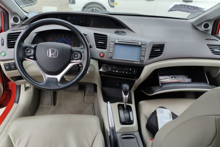 Used Honda Civic 2013 10th Anniversary 1.8L Automatic Luxury Edition Center Console