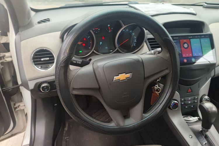 Used Chevrolet Cruze 2012 1.8L SE AT Steering Wheel