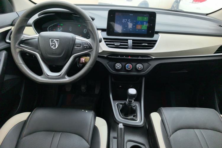 Used Baojun 360 2019 Revised Version 1.5L Manual Elite China VI Center Console