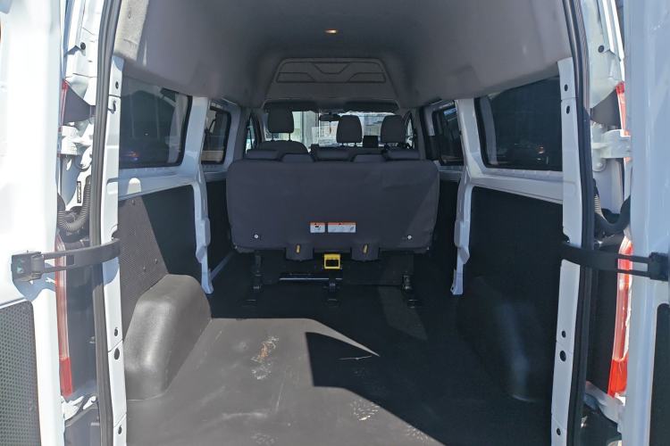 Used Ford Transit 2019 2.0T Diesel Multi-Purpose Commercial Vehicle Mid-Drive Mid-Roof 6-Seater China VI Standard
