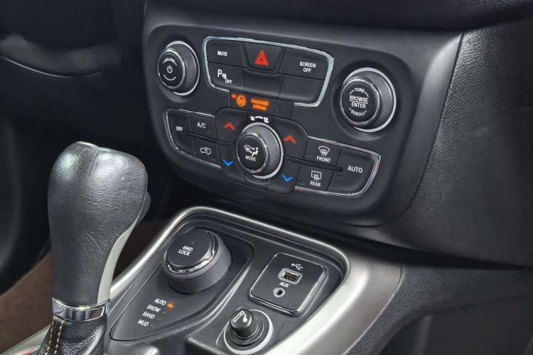 Used Jeep Compass 2017 200T Automatic Family Enjoyment Four-Wheel Drive Edition