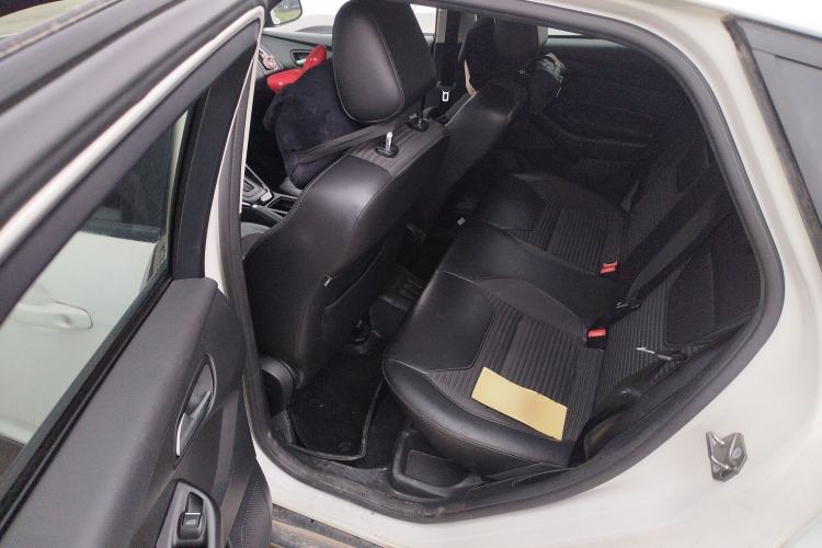 Used Ford Focus 2015 Hatchback EcoBoost 125 Automatic Supreme Style Edition Left Rear Seat