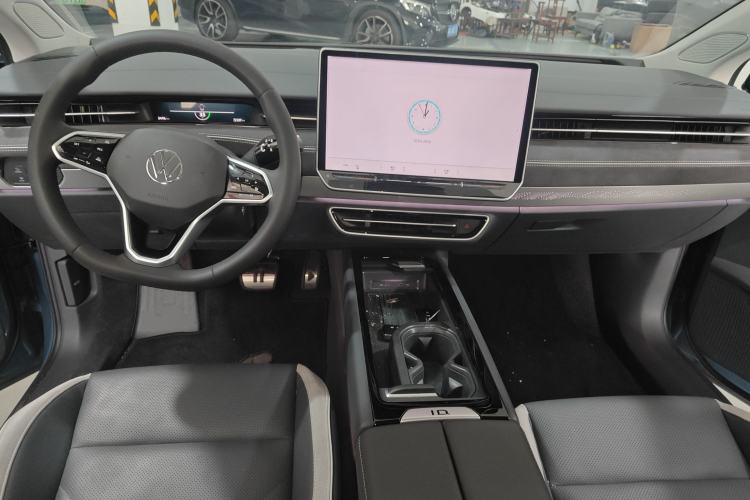 Used Volkswagen ID.7 VIZZION 2024 PRO Model Center Console